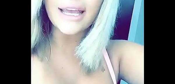  famous insta girl s@mydr@pper fucked first time online